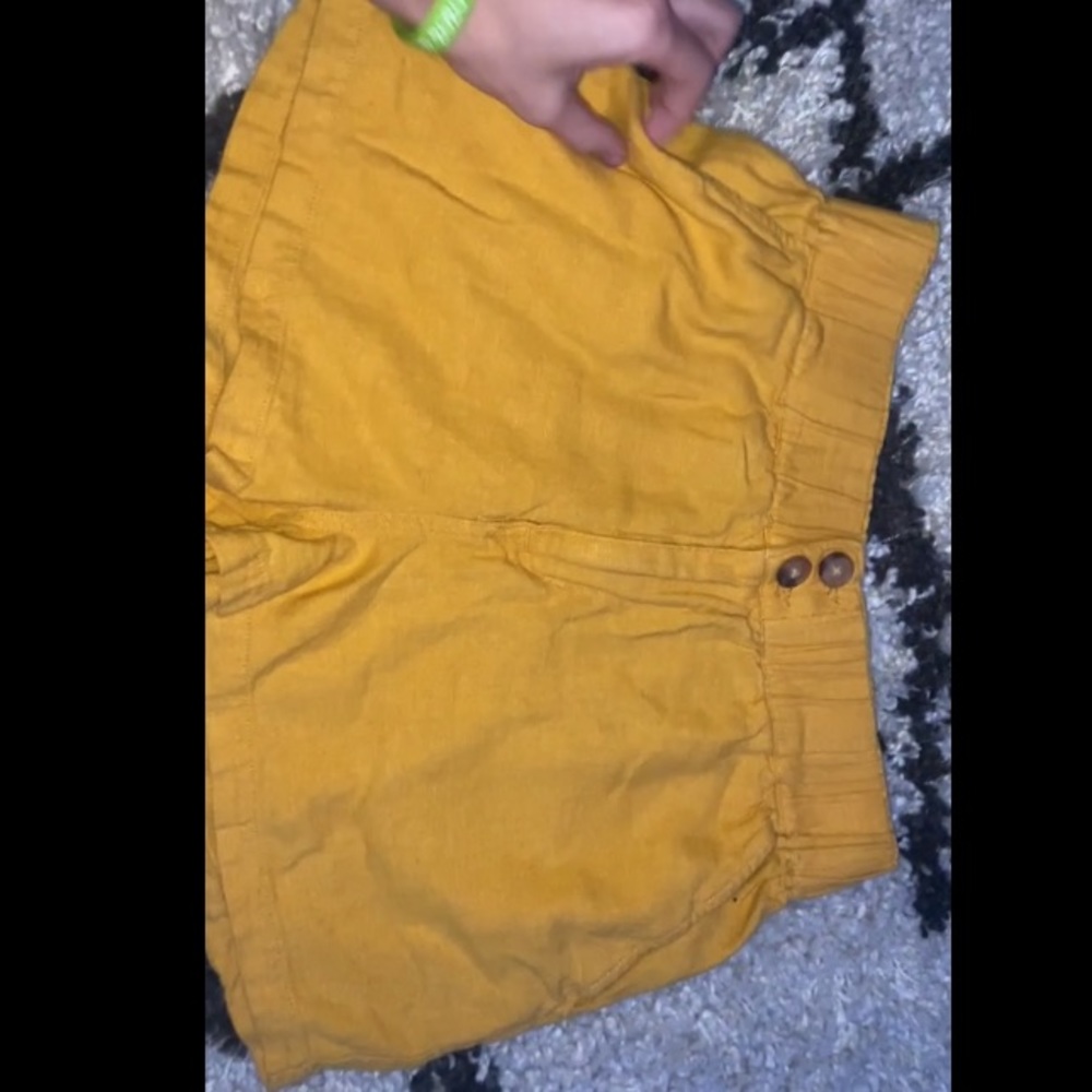 loose shorts